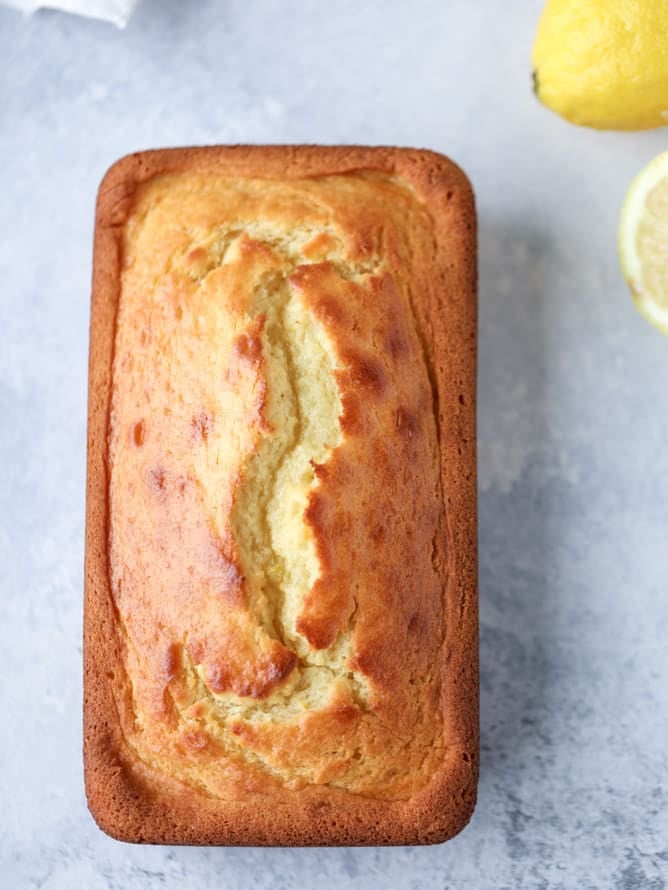 greek yogurt lemon loaf I howsweeteats.com