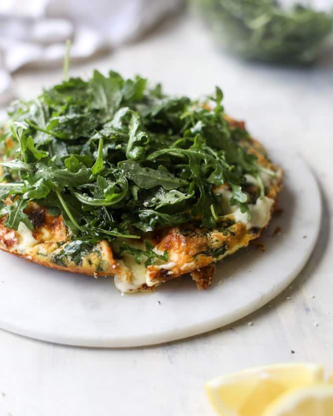 spring vegetable frittata with queso cheese and arugula I howsweeteats.com