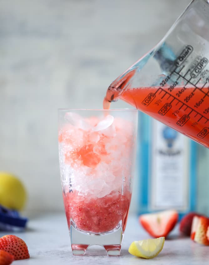 strawberry gin lemonades I howsweeteats.com