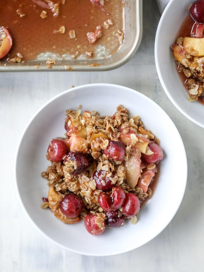cherry peach crisp with oatmeal cookie crumble I howsweeteats.com 