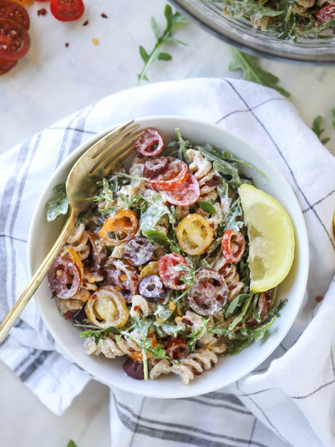creamy goat cheese and arugula pasta salad I howsweeteats.com