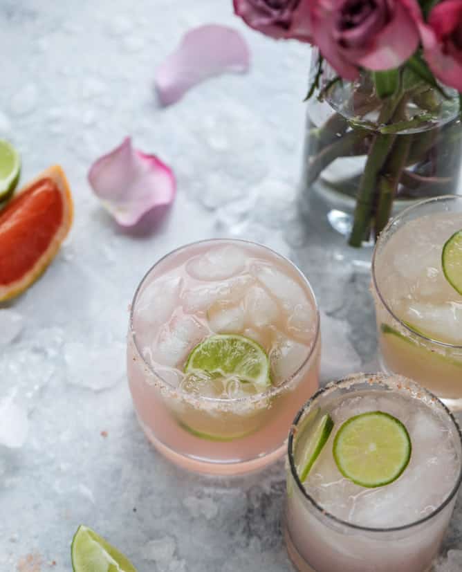 grapefruit lime spritzers (a mocktail!) I howsweeteats.com 