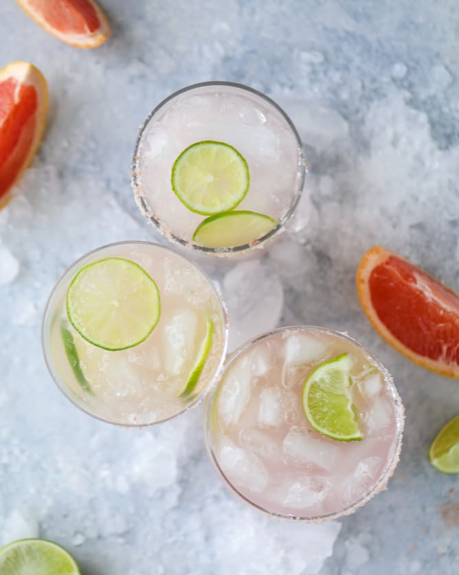 grapefruit lime spritzers (a mocktail!) I howsweeteats.com 