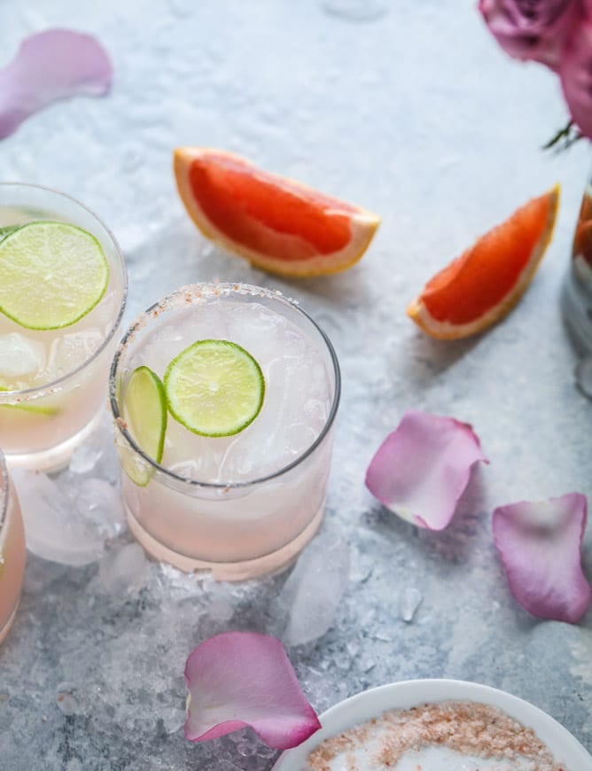 grapefruit lime spritzers (a mocktail!) I howsweeteats.com 