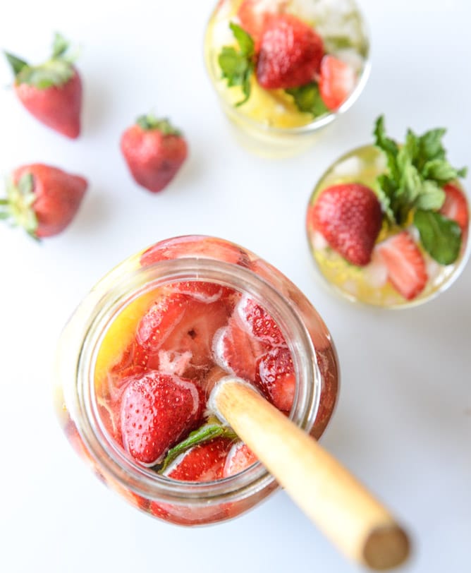 10 perfect cocktails for Mother's Day I howsweeteats.com 