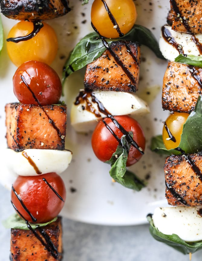 blackened salmon caprese skewers I howsweeteats.com 