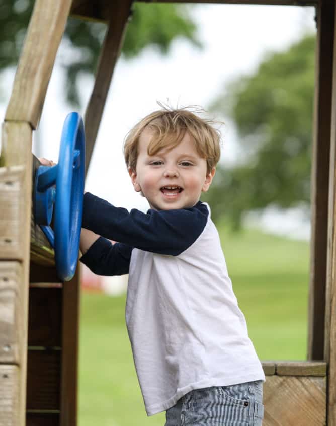 strawberry picking I howsweeteats.com 