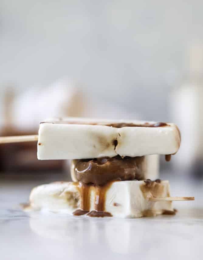 coconut chocolate caramel cashews pops I howsweeteats.com 