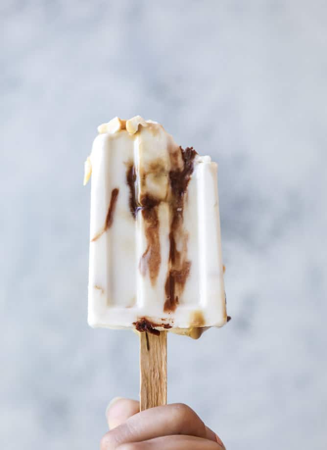 coconut chocolate caramel cashews pops I howsweeteats.com 