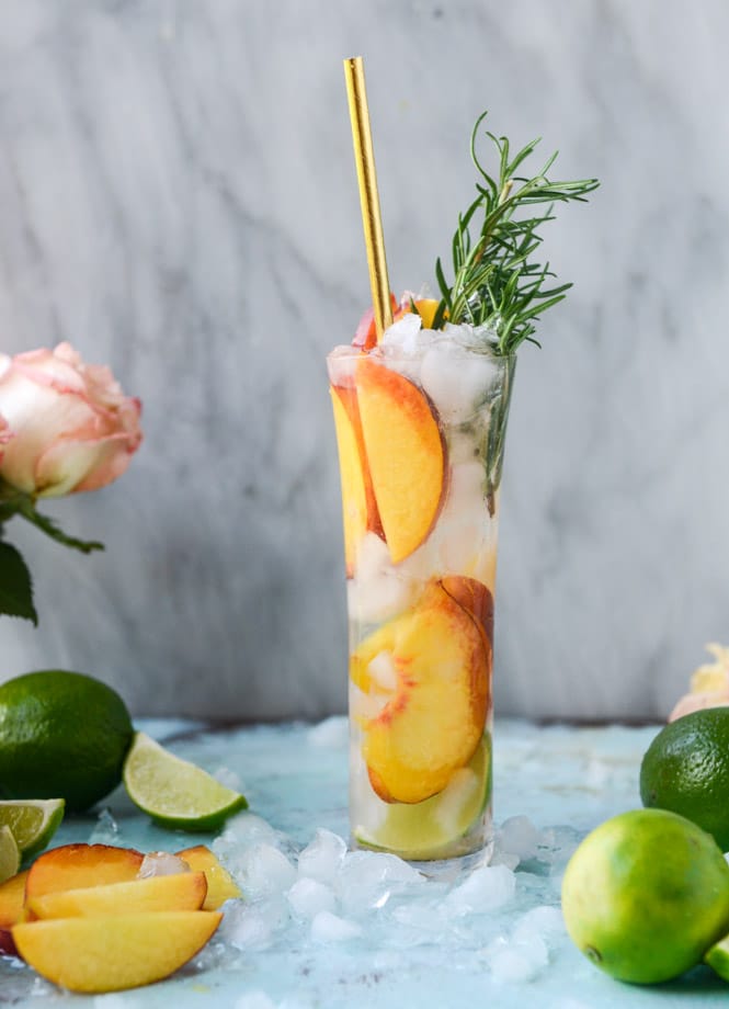 fresh peach gin and tonic I howsweeteats.com 