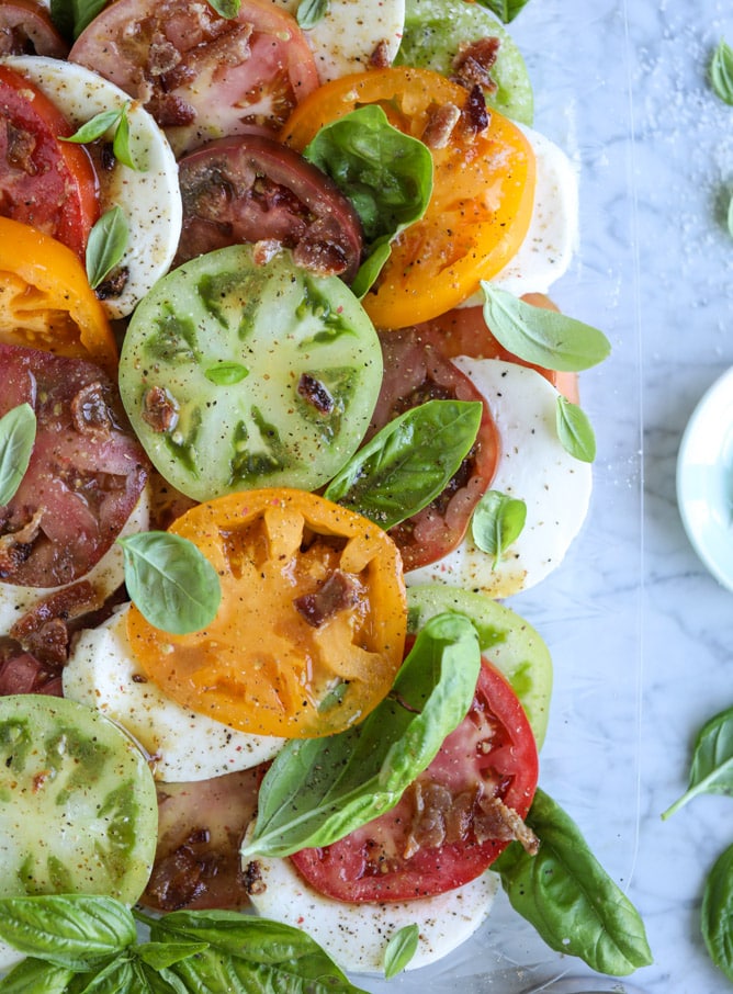 hot bacon caprese salad I howsweeteats.com
