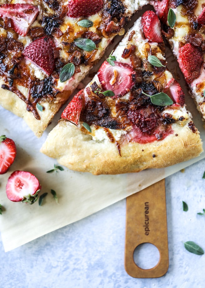 strawberry pizza I howsweeteats.com