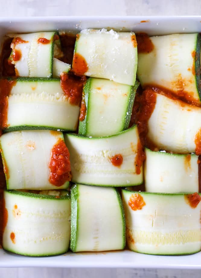 cheesy zucchini roll-ups I howsweeteats.com