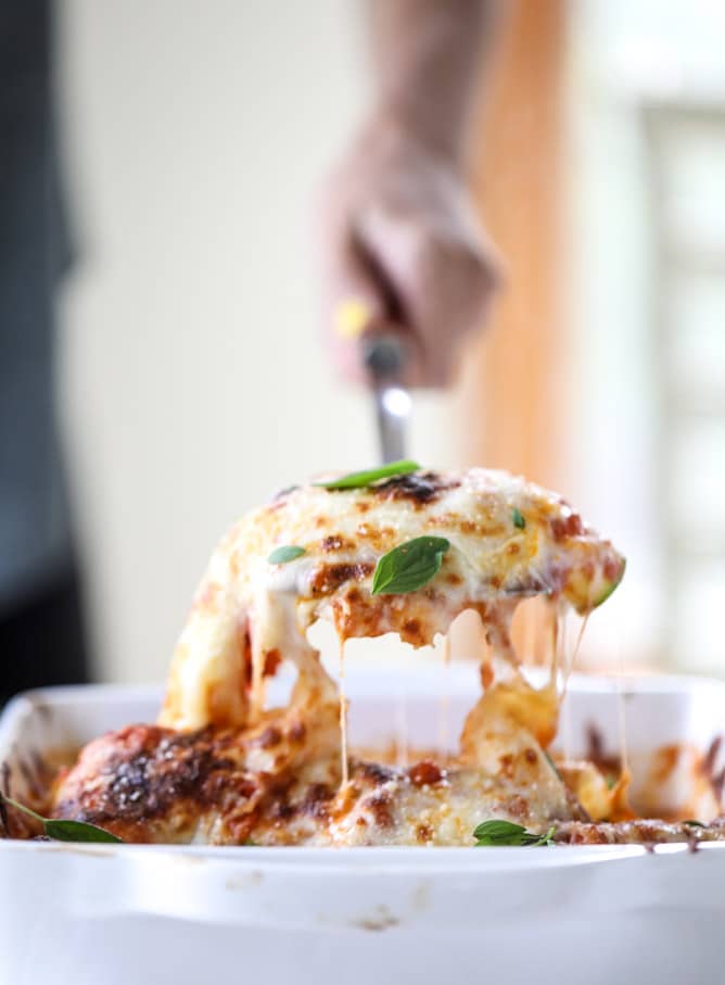 cheesy zucchini roll-ups I howsweeteats.com