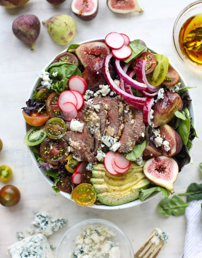 gorgonzola crusted steak salads I howsweeteats.com