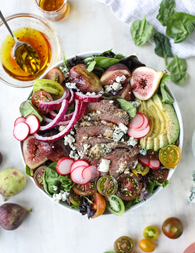 gorgonzola crusted steak salads I howsweeteats.com