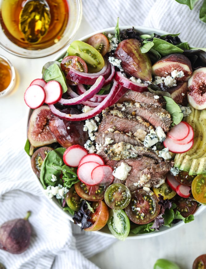gorgonzola crusted steak salads I howsweeteats.com