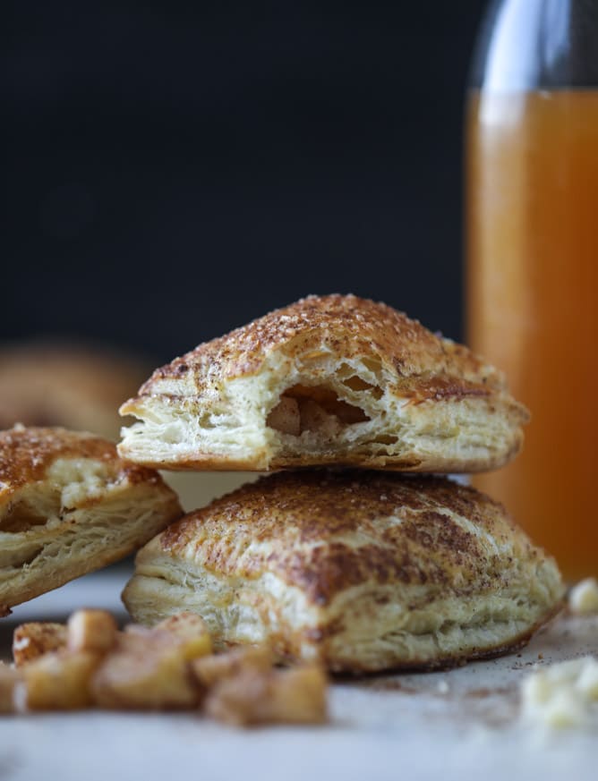 mini apple cheddar pies I howsweeteats.com