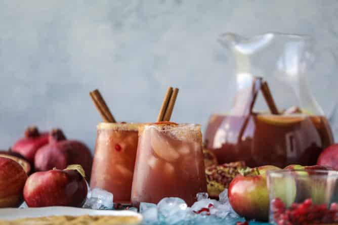 sparkling pomegranate cider punch I howsweeteats.com