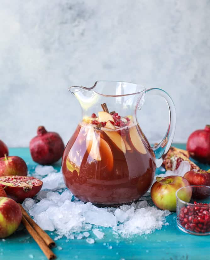 sparkling pomegranate cider punch I howsweeteats.com
