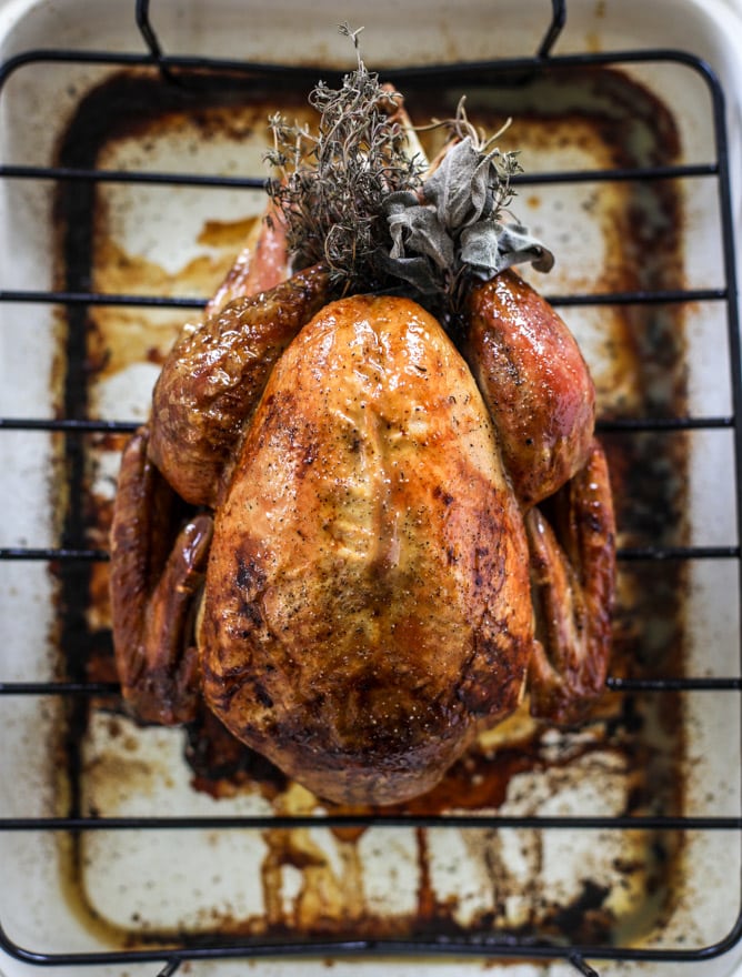 butter and wine roasted turkey with gravy I howsweeteats.com