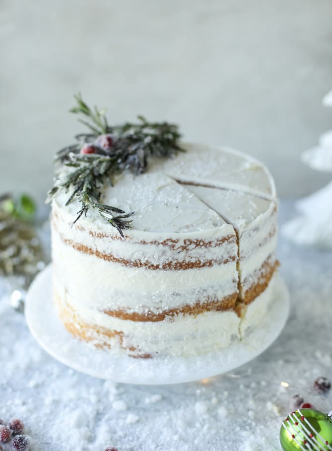 white christmas sparkle cake I howsweeteats.com #christmas #cake #vanilla #almond