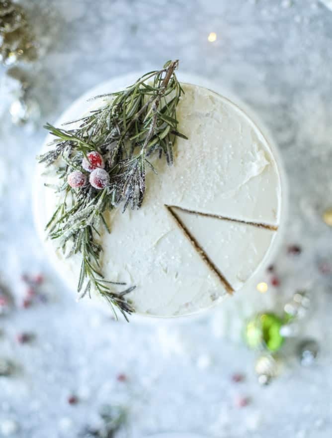 white christmas sparkle cake I howsweeteats.com #christmas #cake #vanilla #almond