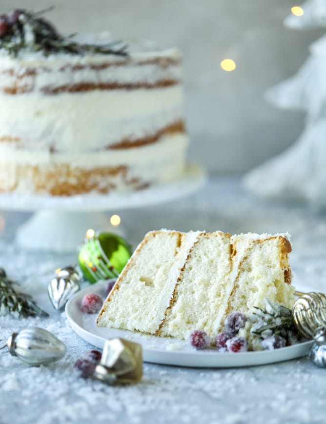 white christmas sparkle cake I howsweeteats.com #christmas #cake #vanilla #almond