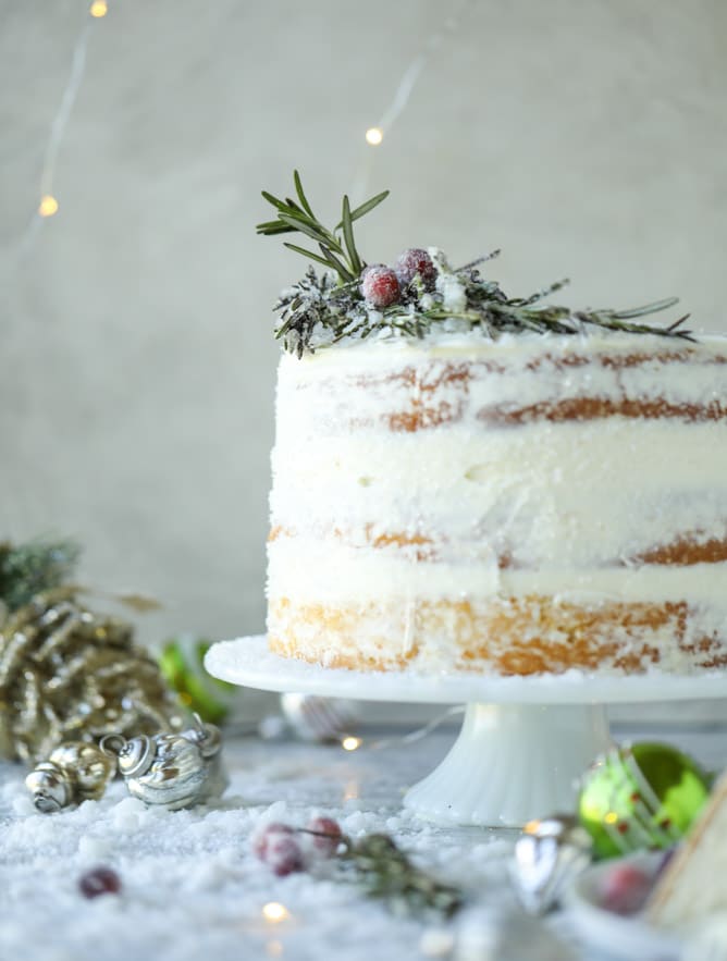 white christmas sparkle cake I howsweeteats.com #christmas #cake #vanilla #almond