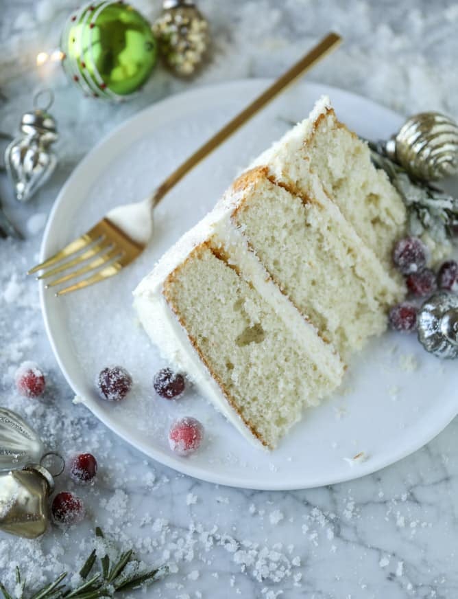 white christmas sparkle cake I howsweeteats.com #christmas #cake #vanilla #almond