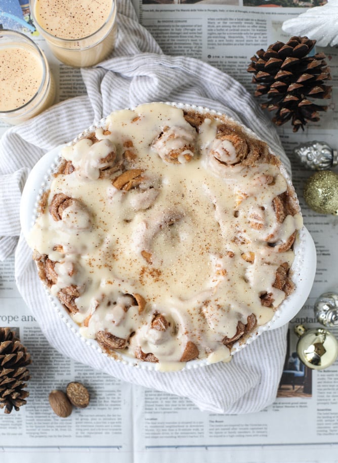 one hour eggnog cinnamon rolls I howsweeteats.com #christmas #holidays #eggnog #cinnamonrolls #breakfast