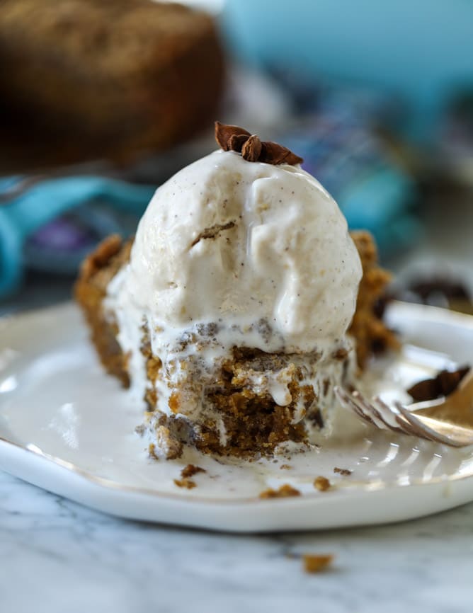 pumpkin coffee cake with chai ice cream I howsweeteats.com