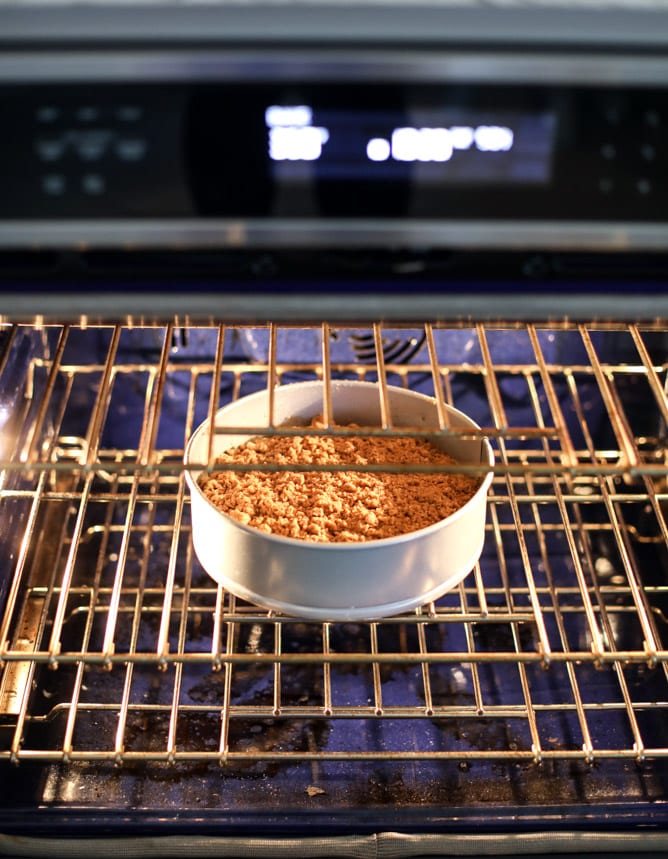 pumpkin coffee cake with chai ice cream I howsweeteats.com