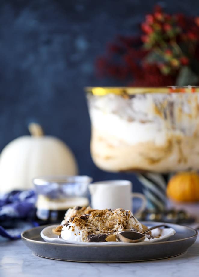 maple pumpkin gingersnap tiramisu trifle I howsweeteats.com #pumpkin #gingersnap #christmas #thanksgiving