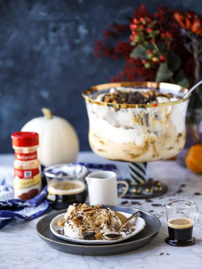 maple pumpkin gingersnap tiramisu trifle I howsweeteats.com #pumpkin #gingersnap #christmas #thanksgiving