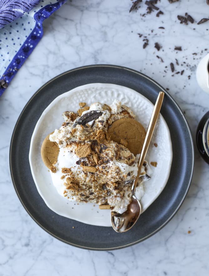 maple pumpkin gingersnap tiramisu trifle I howsweeteats.com #pumpkin #gingersnap #christmas #thanksgiving