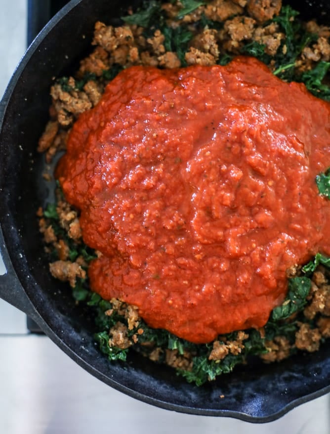 spicy sausage and kale skillet lasagna I howsweeteats.com #sausage #kale #skillet #lasagna #pasta