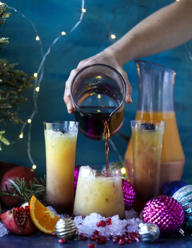 tequila christmas sunrise I howsweeteats.com #cocktails #tequila #sunrise #christmas 