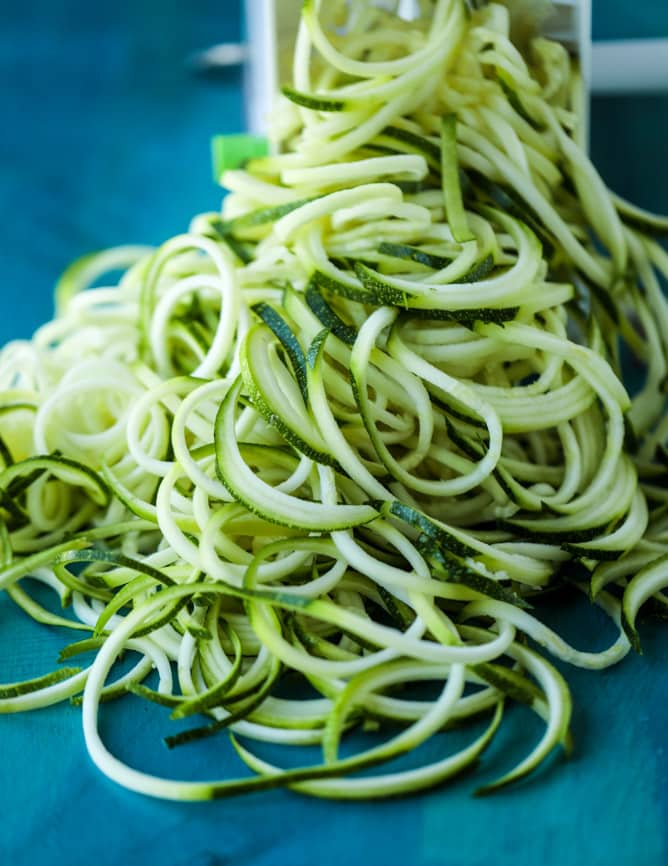 thai chicken zoodle soup I howsweeteats.com #chicken #soup #zoodles #zucchininoodles #coconutmilk 