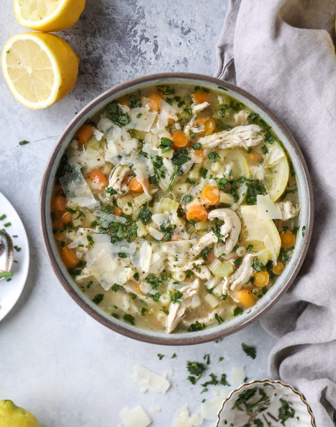 easy lemon chicken soup I howsweeteats.com #soup #chicken #chickennoodlesoup #lemon #recipes #healthy