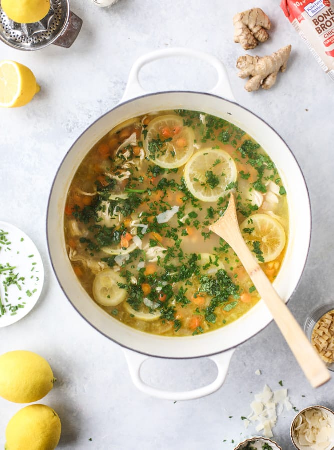 easy lemon chicken soup I howsweeteats.com #soup #chicken #chickennoodlesoup #lemon #recipes #healthy