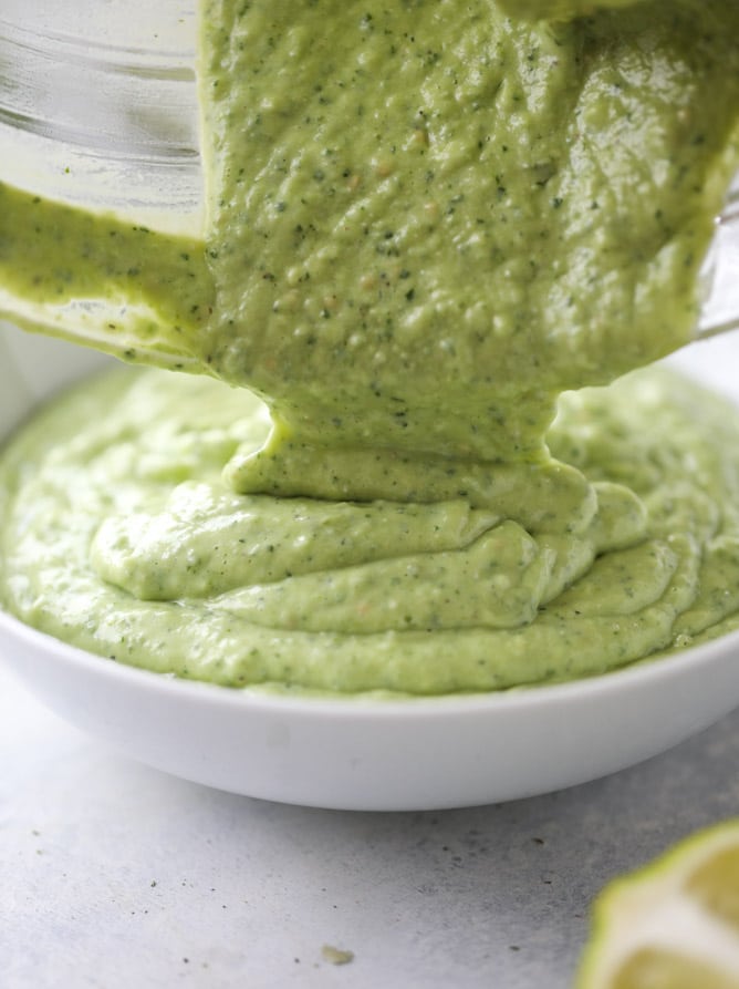 guacamole salsa I howsweeteats.com #guacamole #salsa #dip #avocado 