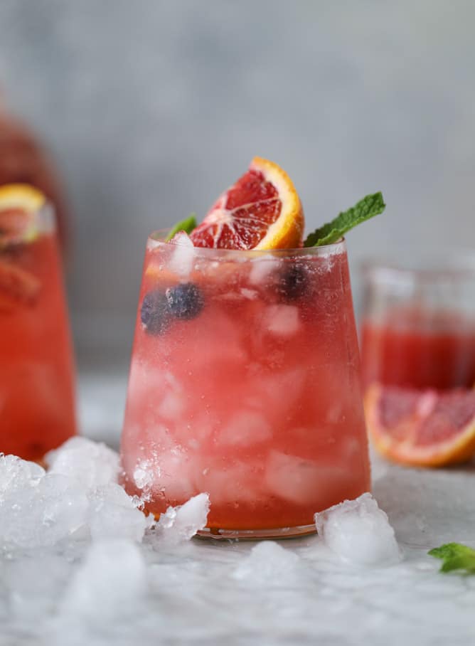 kombucha sangria I howsweeteats.com #kombucha #sangria #cocktails