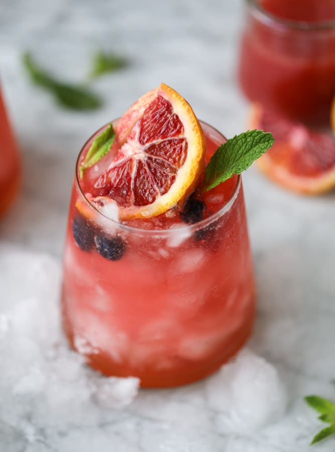 kombucha sangria I howsweeteats.com #kombucha #sangria #cocktails