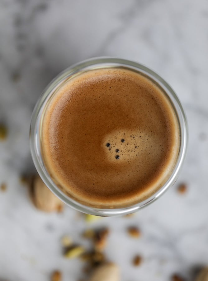 pistachio oatmeal with coconut I howsweeteats.com #oatmeal #pistachio #coconut #chocolate #breakfast