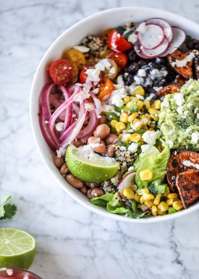 chipotle caramel sweet potato burrito bowls I howsweeteats.com #burritobowls #vegetarian #quinoa #sweetpotatoes 