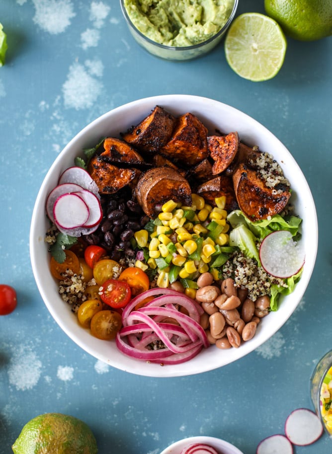 chipotle caramel sweet potato burrito bowls I howsweeteats.com #burritobowls #vegetarian #quinoa #sweetpotatoes 