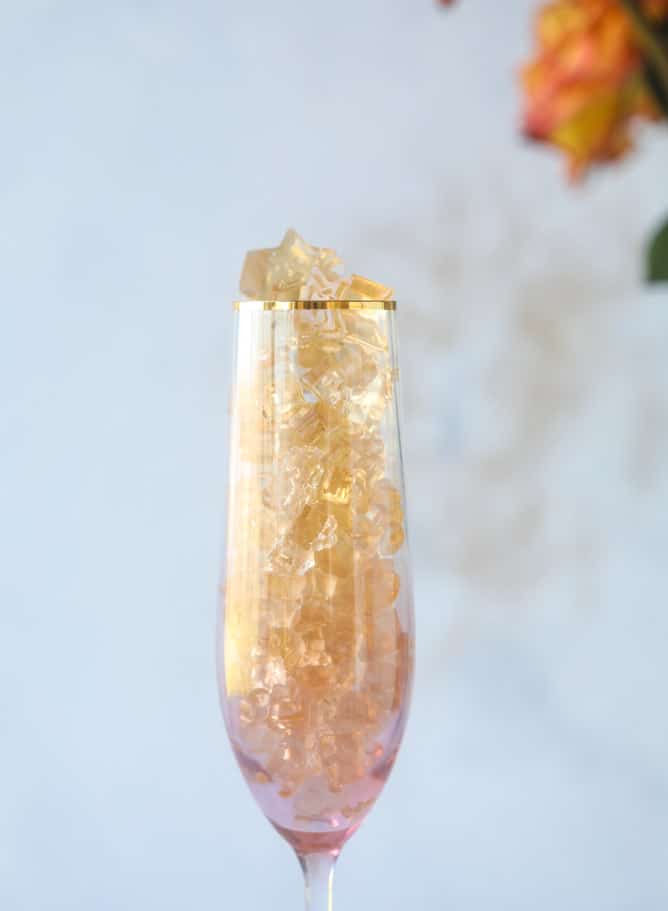 rosé champagne gummy bears I howsweeteats.com #gummybears #champagne #rosé #candy #homemade