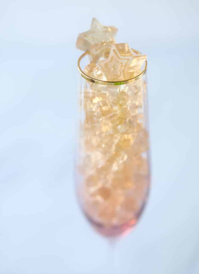 rosé champagne gummy bears I howsweeteats.com #gummybears #champagne #rosé #candy #homemade