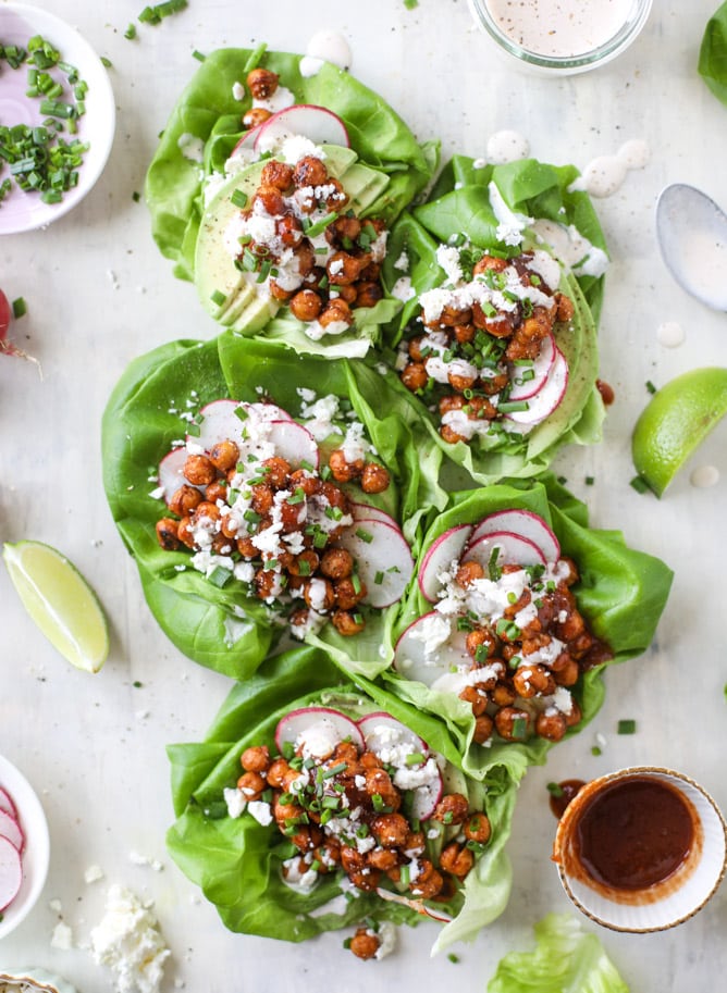 crunchy BBQ chickpea lettuce wraps I howsweeteats.com #chickpeas #lettucewraps #vegetarian #bbqsauce